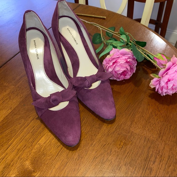 Banana Republic Purple suede shoes. Size 7.5 - Picture 1 of 9